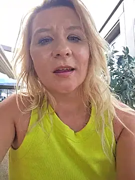Chat +18 de KaylinJan ao vivo