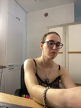 Chatroom XXX en direct de MartiniiSelenna