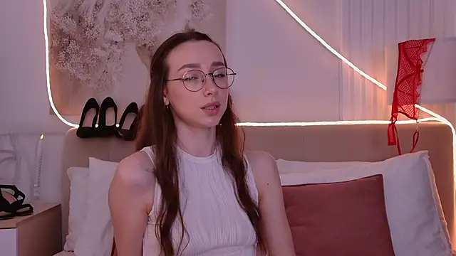 Emily_Simon Chat XXX live