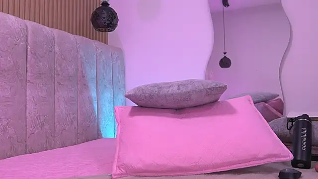 violeta_aroca's Live XXX Chat