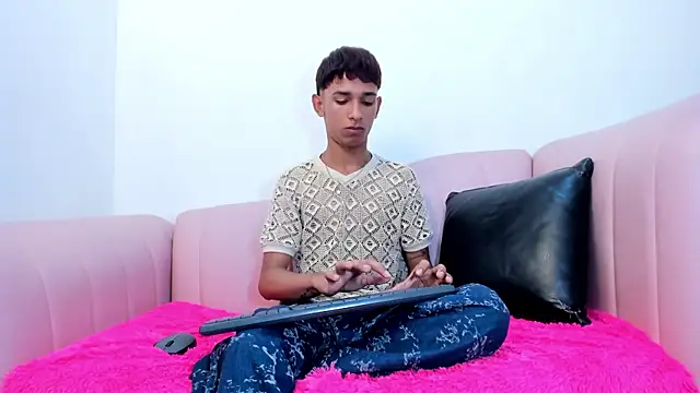 Joseph18_n Live XXX chat