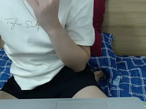 Lingzhu2024's Live XXX Chat