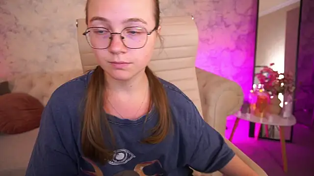 Živý XXX chat ArrinaWairr