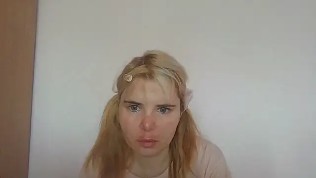 HornyElena 即時 XXX 聊天