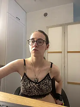 Czat XXX na żywo – MartiniiSelenna