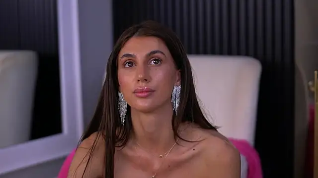 SammiMonroe Adlı Modelin Canlı XXX Sohbeti