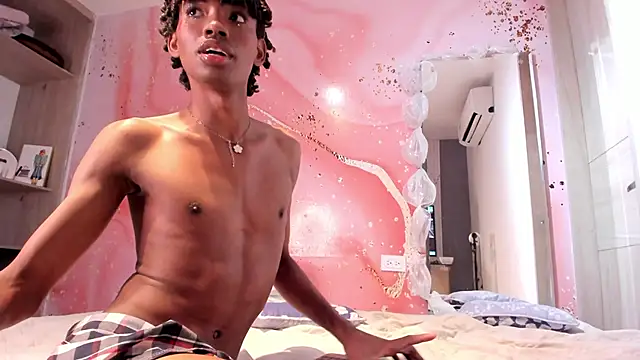 Little_Ethaan's Live XXX Chat