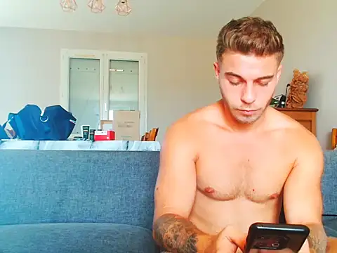 Chatroom XXX en direct de Elkafit28