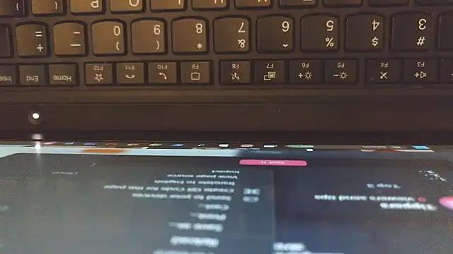 צ'אט XXX בשידור חי של DILFiGuess1