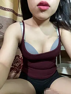 Mimi2kk Adlı Modelin Canlı XXX Sohbeti