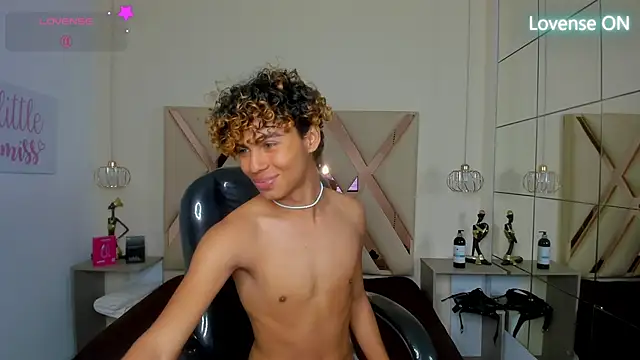 Anyelo_Twink's Live XXX Chat