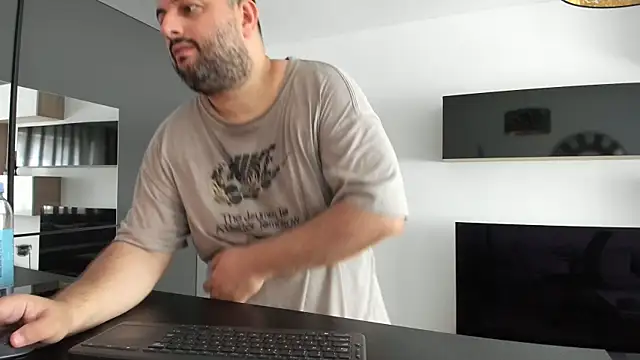 Chat XXX en directo de DravenPeak