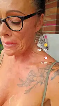 Misses-Cougar live XXX chat