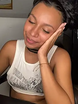 Eloise_aksnes' Live XXX Chat