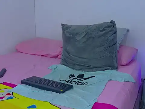 skoook_gray_ webcam show
