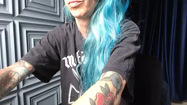 XXX chat uživo modela RavenryderUK