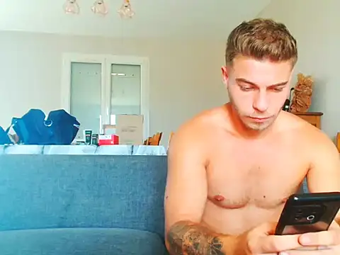 Elkafit28 – Naživo XXX chat