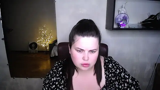 Chat +18 de Emily_Mo ao vivo