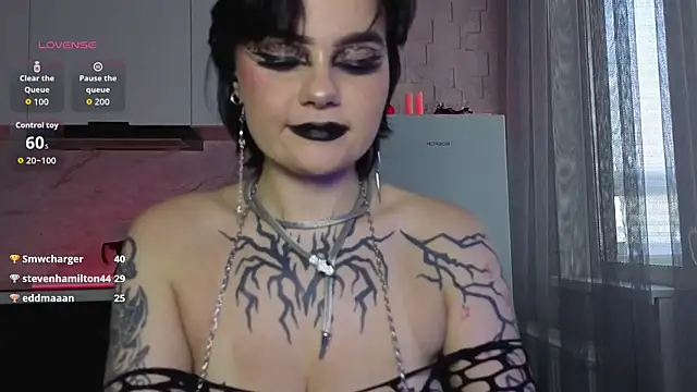 IntrigueYourDayn Live XXX chat