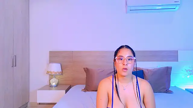 JulieParlown Live XXX chat