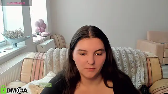 MonikaMooon Adlı Modelin Canlı XXX Sohbeti
