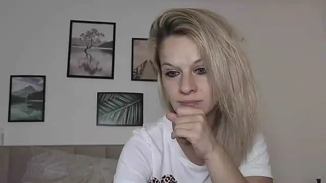 Couple-Kiwii-Orchidee-Boy Live XXX-Chat