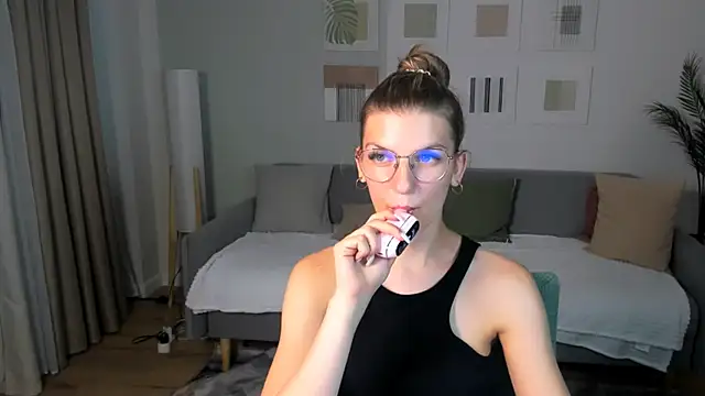 AnnaThorne's Live XXX Chat