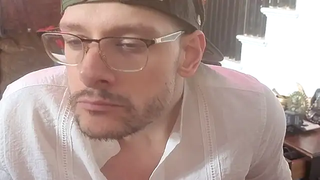 MasterDaddyCool's Live XXX Chat