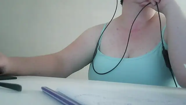 Chatroom XXX en direct de AdrianaGalore