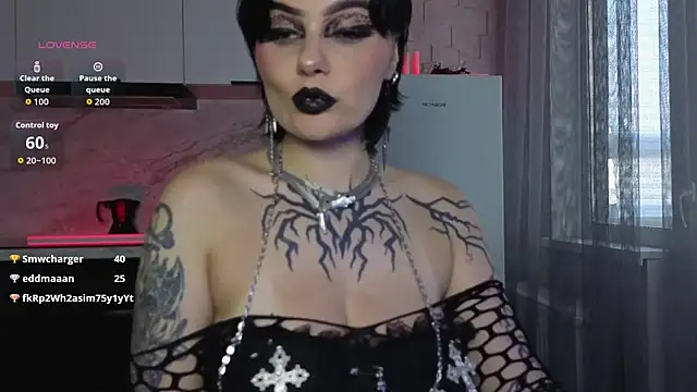 Chat +18 de IntrigueYourDay ao vivo
