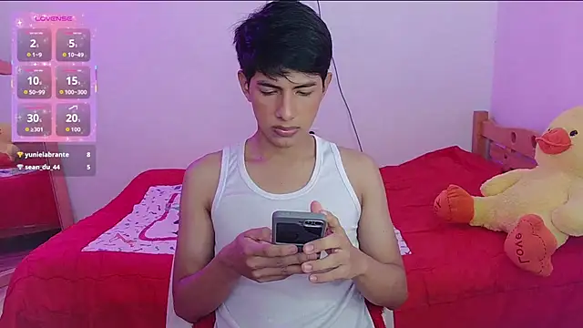 הופעת וובקאם של phuwin_bj