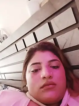 Show modela Sanaya_Gil na web-kameri