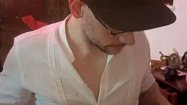 MasterDaddyCool élő XXX-chatje