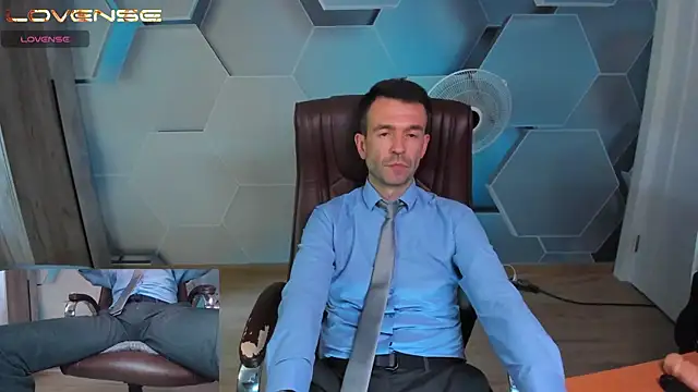 Онлайн чат XXX SteveTiger