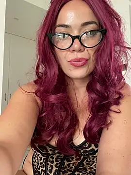 -Angelinan Live XXX chat