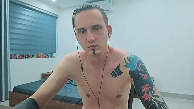 Silent_Stitchn Live XXX chat