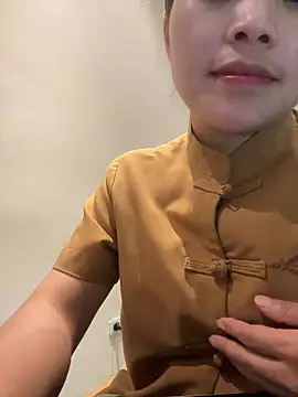 Bella_7777's Live XXX Chat