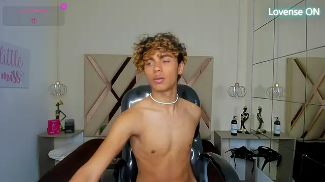Anyelo_Twink Live XXX Chat