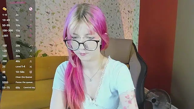 Lola_Ray_ Adlı Modelin Canlı XXX Sohbeti