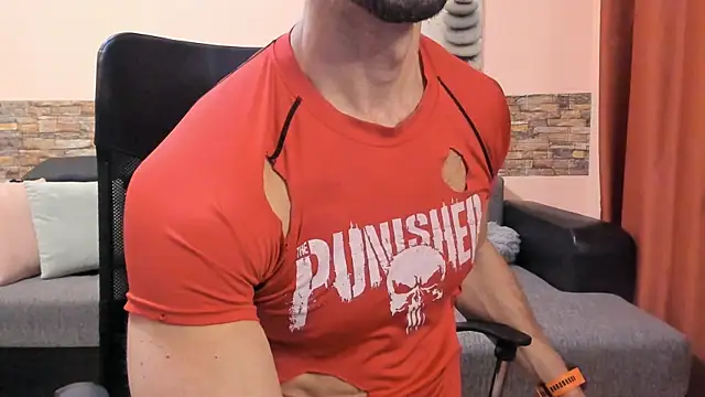 HotHunkTrainer Show in webcam