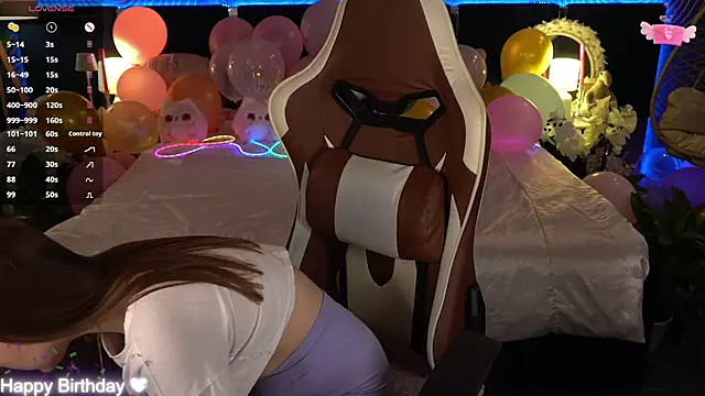 Chat +18 de FoxyShy ao vivo
