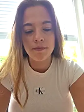Chat XXX en directo de Luna_Lynn