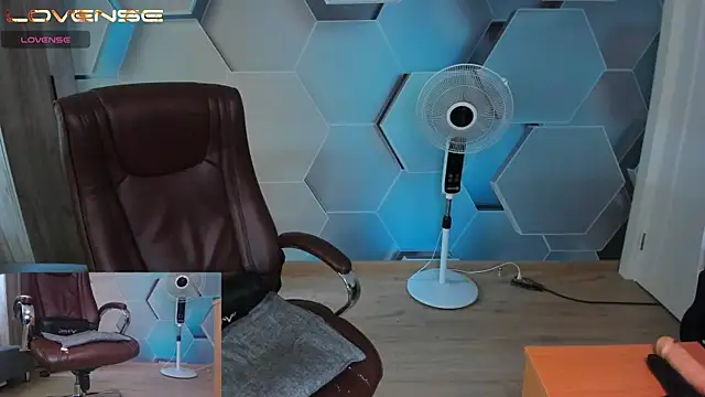 SteveTiger Adlı Modelin Canlı XXX Sohbeti