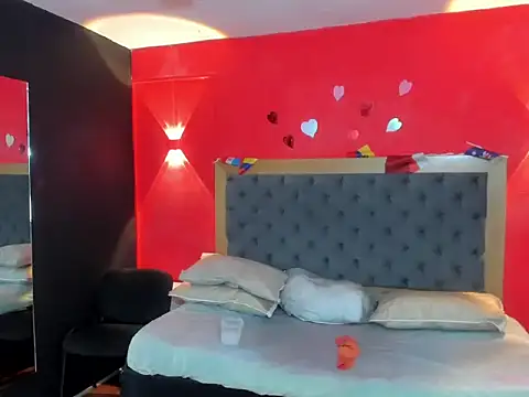 XXX chat uživo modela YayaHilton