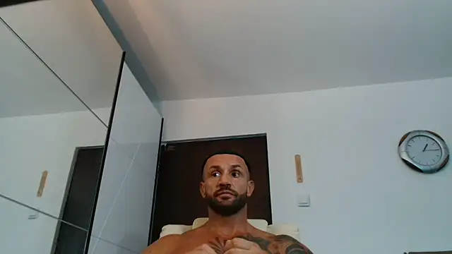 Magnificmuscles89 Chat XXX live