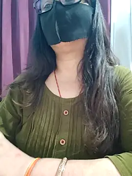 Aishwaryaa_69's Live XXX Chat