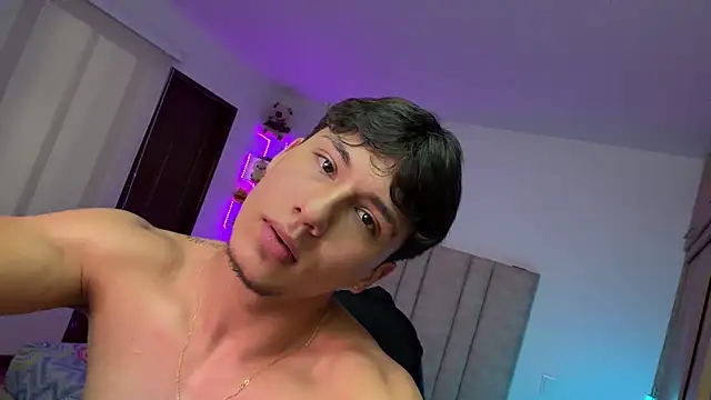 CHRIS_MORGAN1 即時 XXX 聊天