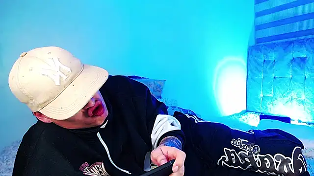 _justinmoon2 Adlı Modelin Canlı XXX Sohbeti