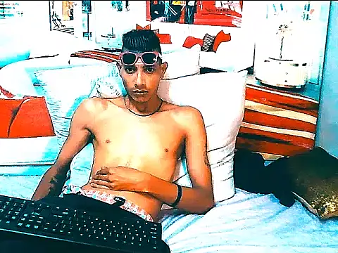 IndianSavageMale Live XXX-Chat