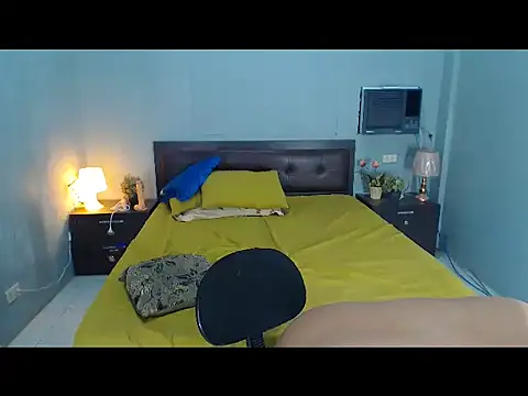BadGirlsInBedXX: онлайн-секс-чат